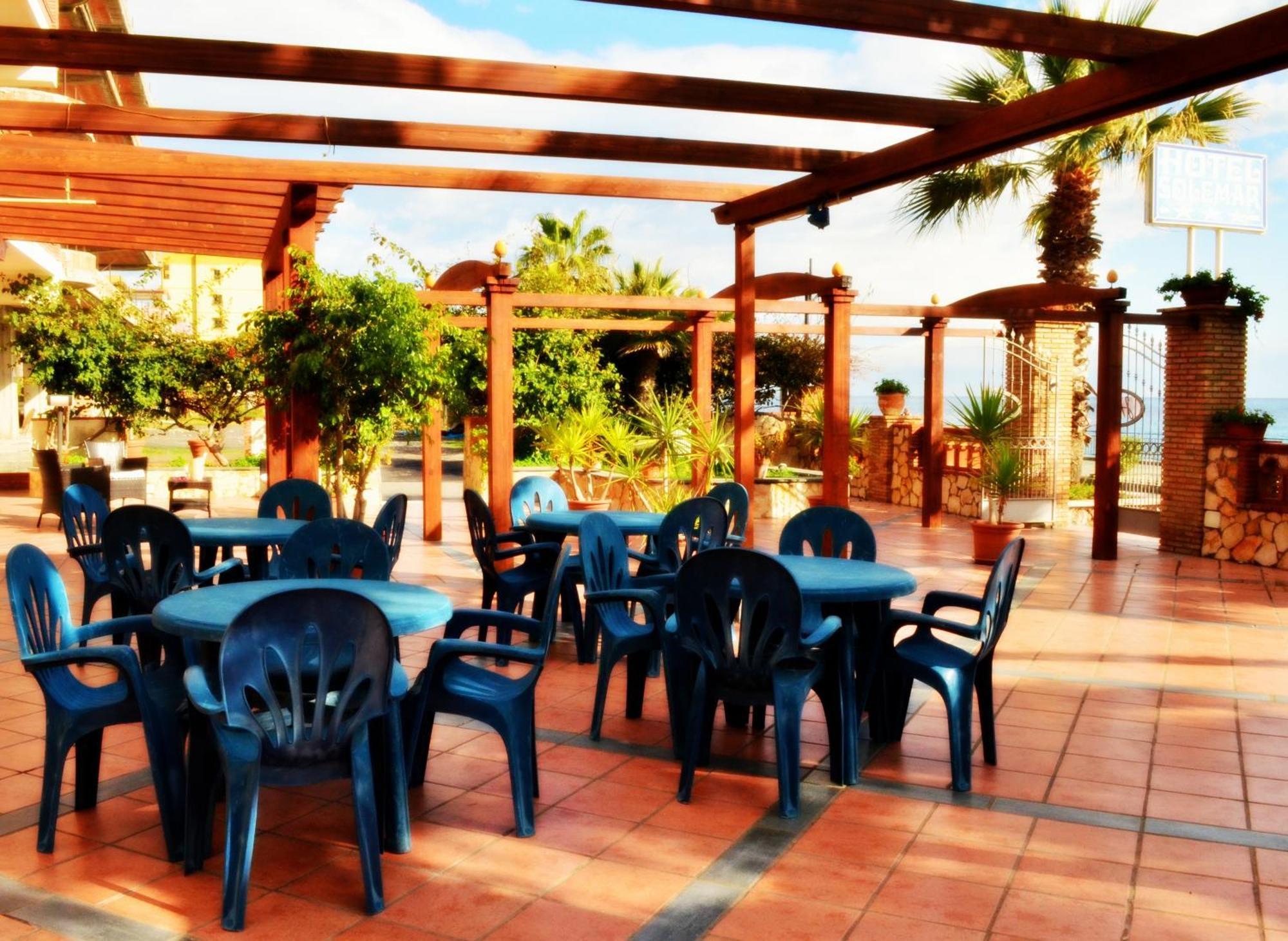 Hotel Solemar Сант-Алессио-Сикуло Экстерьер фото